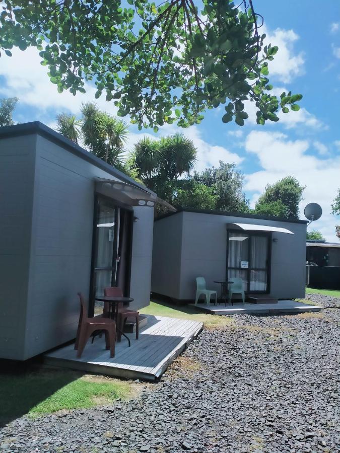 Port Waikato Holiday Park Экстерьер фото