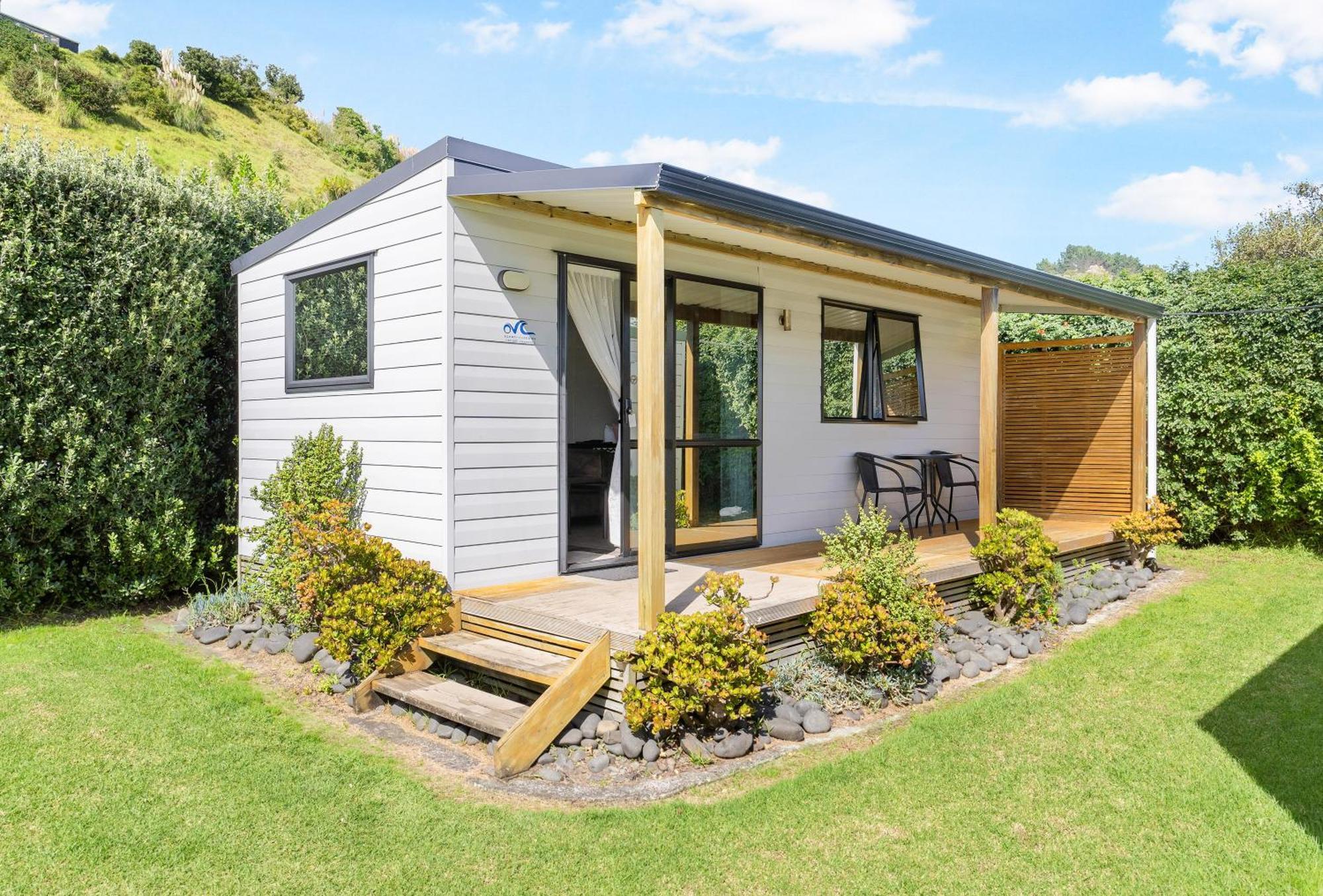 Port Waikato Holiday Park Экстерьер фото