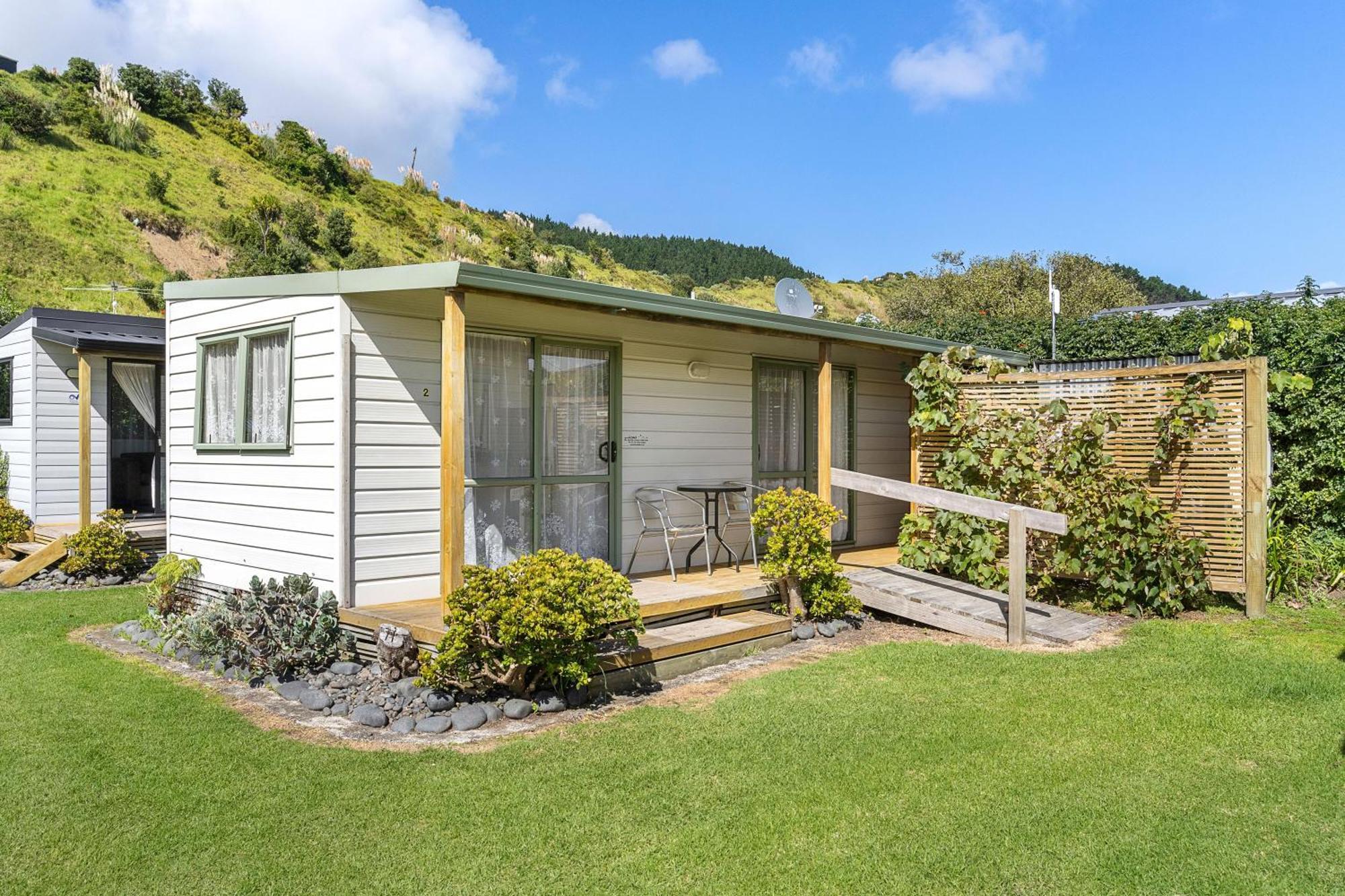 Port Waikato Holiday Park Экстерьер фото