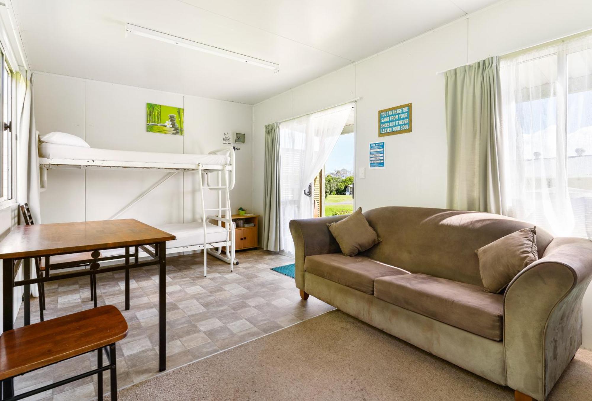 Port Waikato Holiday Park Экстерьер фото
